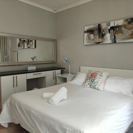 Hotel D'urbanmist Durbanville Exterior foto
